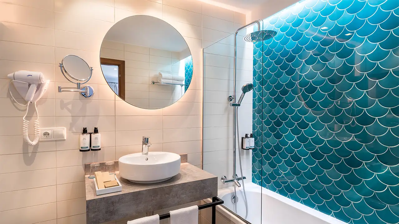 PREMIUM DELUXE 2 PERSONS ROOM BUNDLE - Image 5