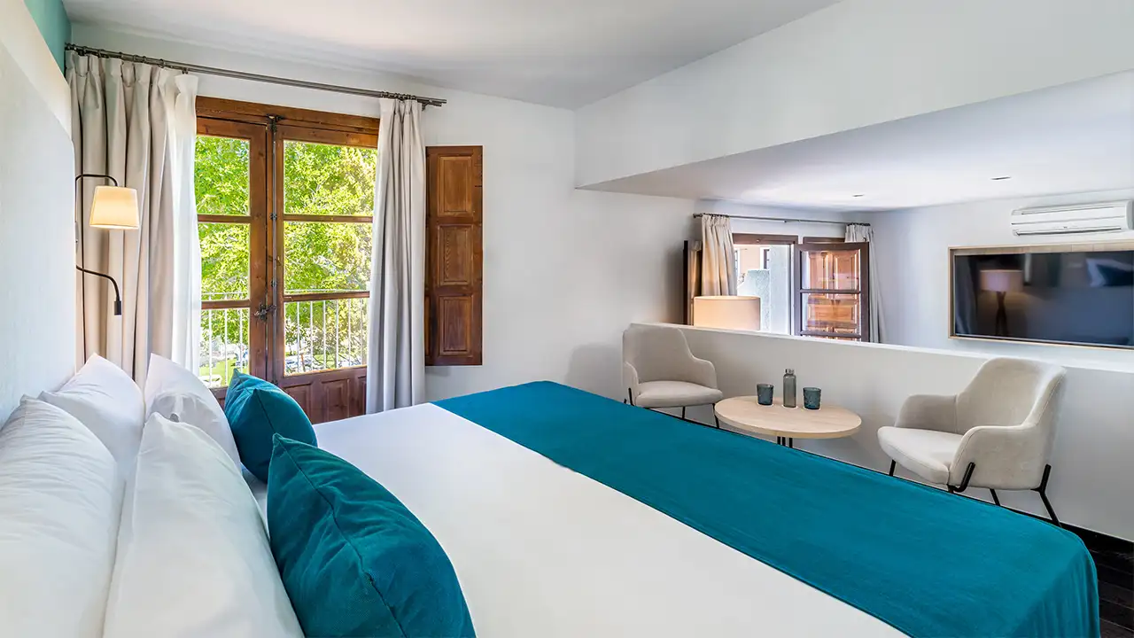 PREMIUM DELUXE 2 PERSONS ROOM BUNDLE - Image 4