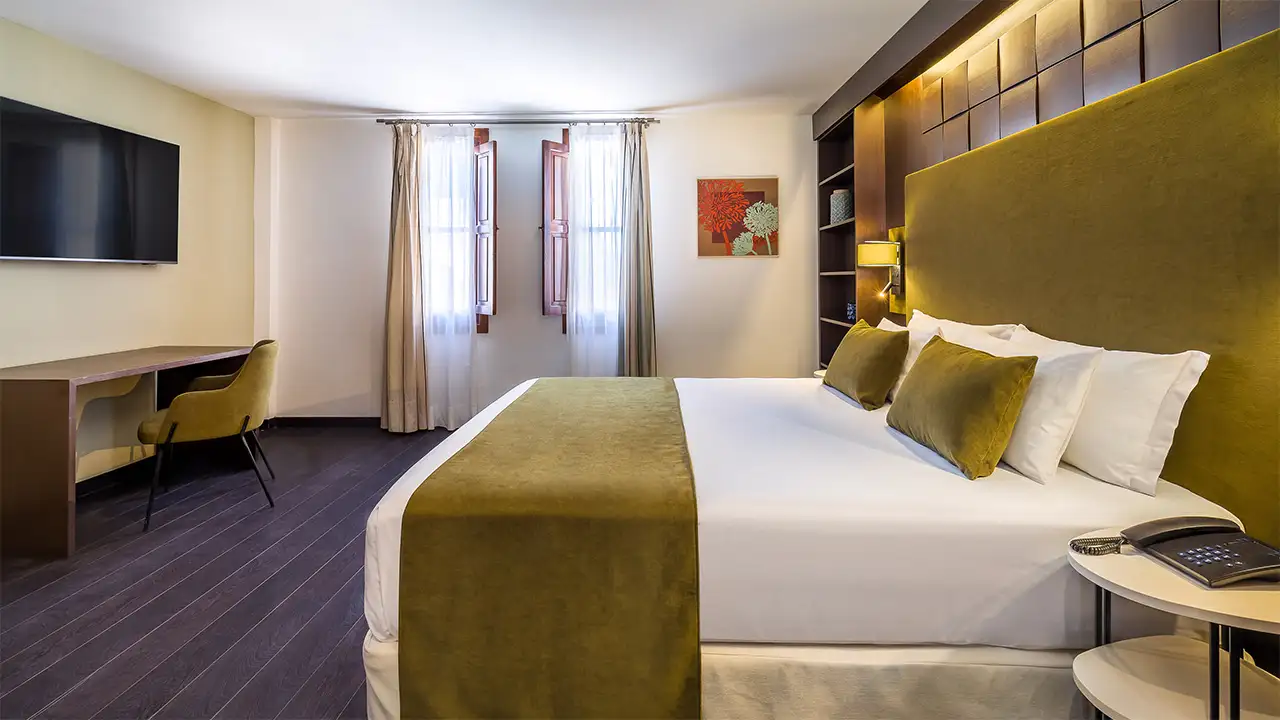 JUNIOR SUITE 2 PERSONS ROOM BUNDLE - Image 7