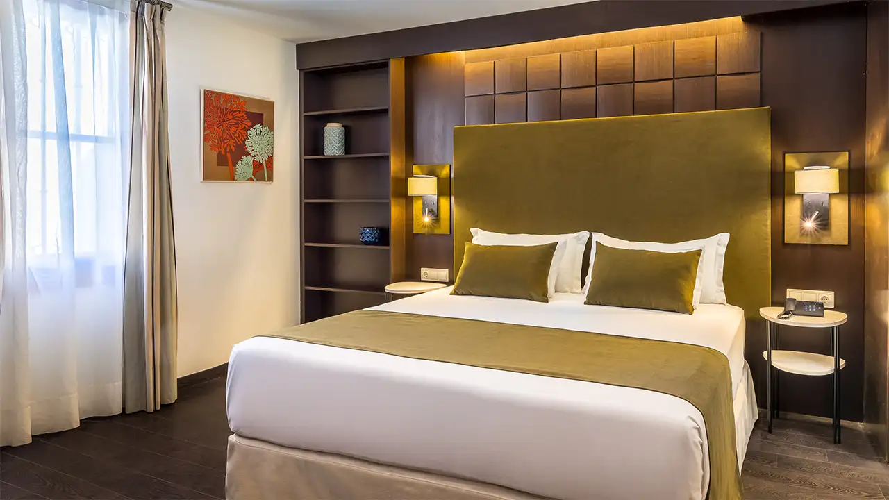 JUNIOR SUITE 2 PERSONS ROOM BUNDLE - Image 6