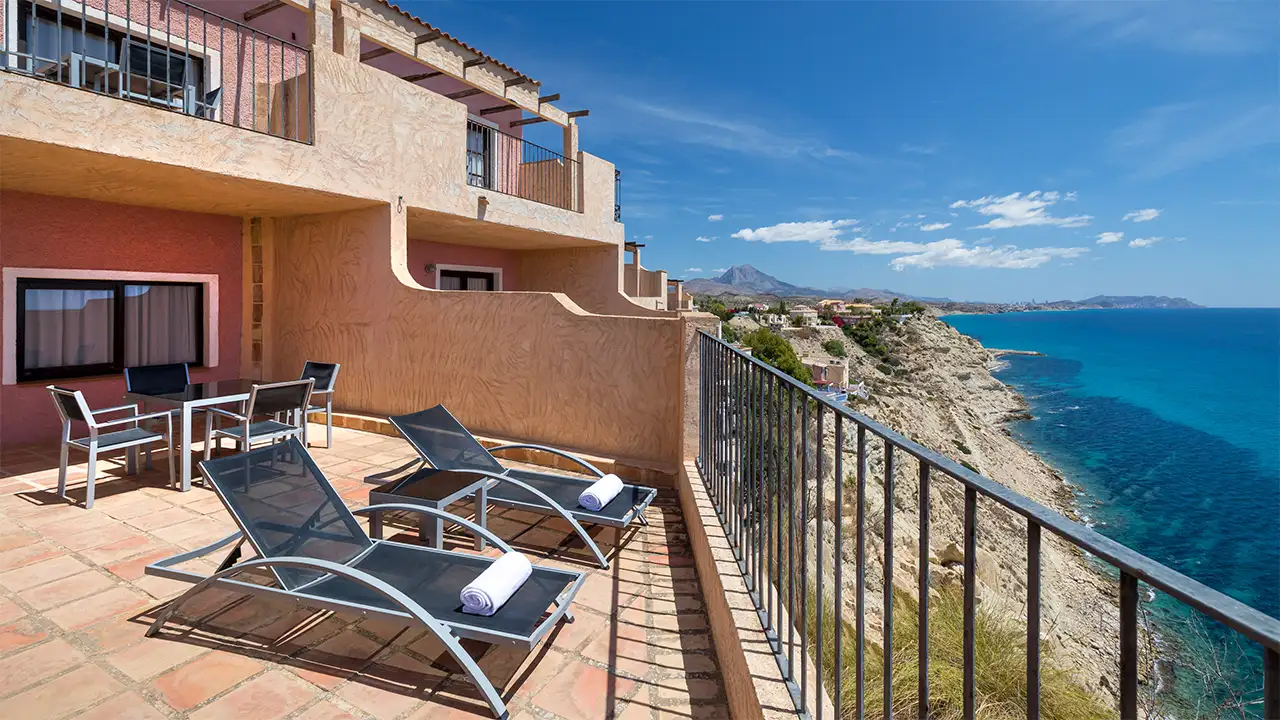 JUNIOR SUITE 2 PERSONS ROOM BUNDLE - Image 4